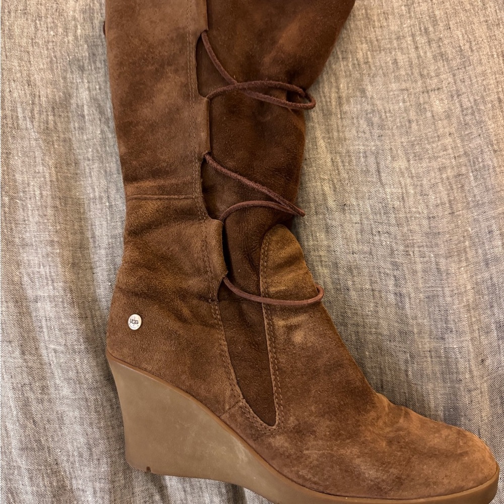 UGG Elsey Brown Shearling Lined Lace Up Wedge Boot Style 5596 Womens Size 9